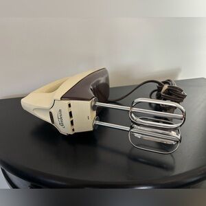 Vintage Sunbeam MixMaster Model 03016